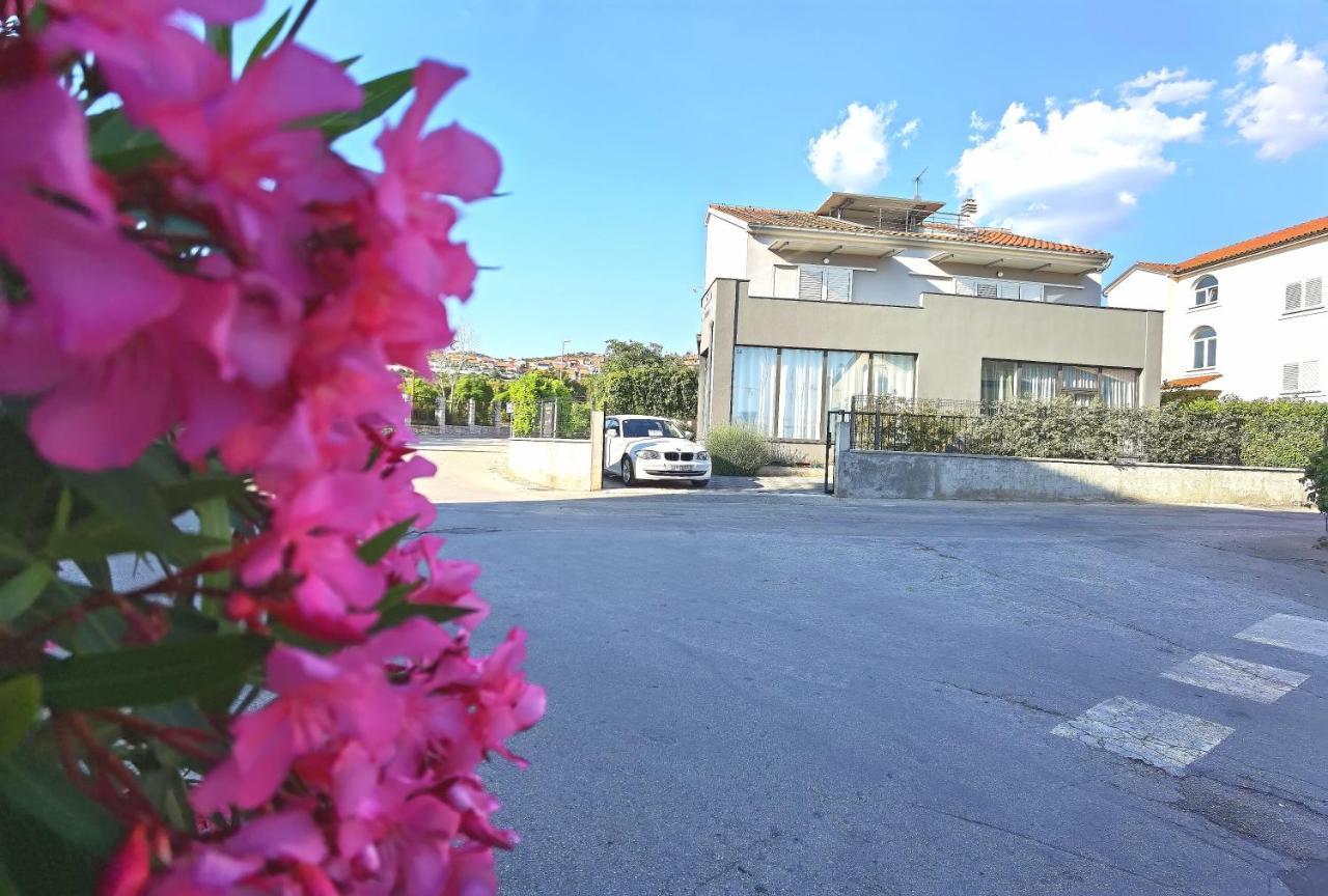 Apartments Ella Sibenik Exterior photo